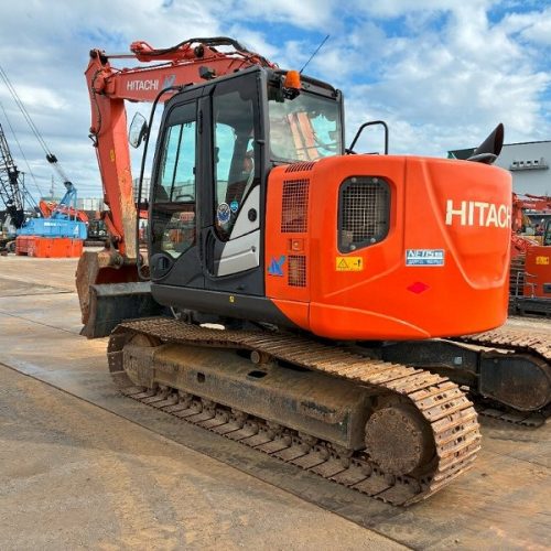Maquinaria pesada usada excavadora hitachi ZX135US-5B SN X9116 (1)