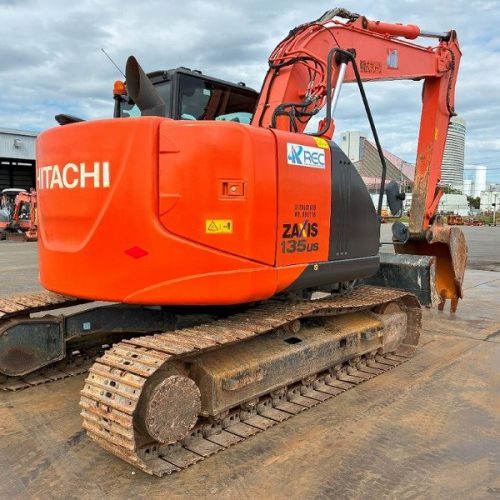 Maquinaria pesada usada excavadora hitachi ZX135US-5B SN X9116 (1)