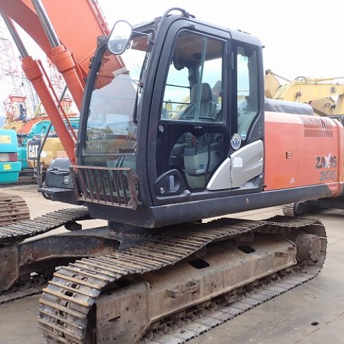 Maquinaria pesada usada excavadora hitachi ZX200-5B SN X03548 (1)