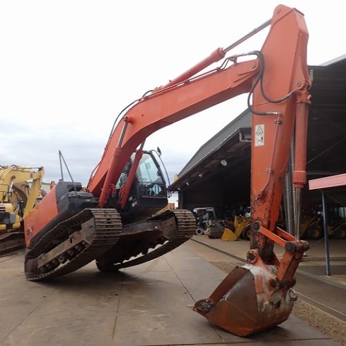 Maquinaria pesada usada excavadora hitachi ZX200-5B SN X03548 (1)