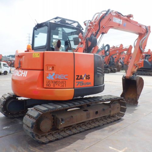 Maquinaria pesada usada excavadora hitachi ZX75USK-5B SN X3661 (1)