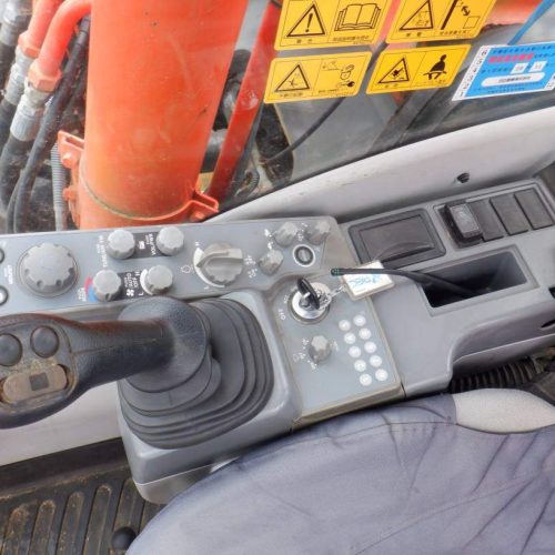 Maquinaria pesada usada excavadora Hitachi ZX200X-5B SN X05945 (1)