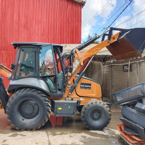 Maquinaria pesada usada retrocargador case 575SV sn X2294