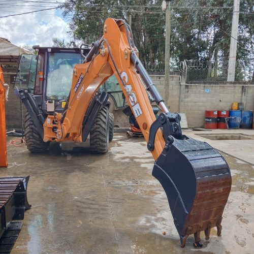 Maquinaria pesada usada retrocargador case 575SV sn X2294