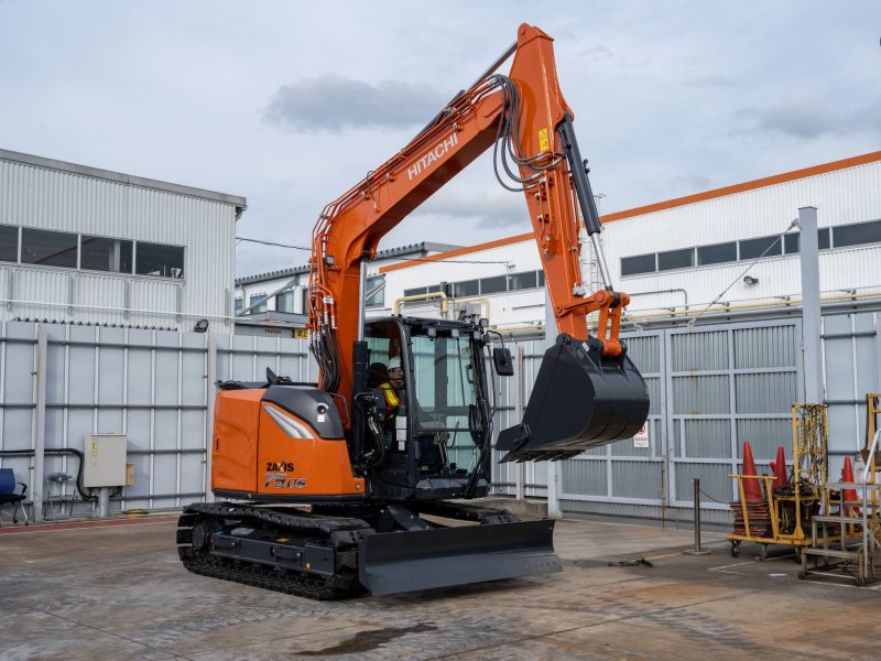 Excavadora hitachi tier 4 ZX75US-7 - 001
