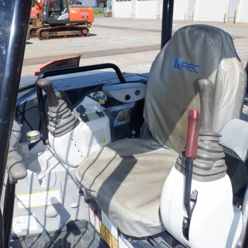 maquinaria pesada usada Excavadora hitachi ZX40U-5B SN X0337 (1)