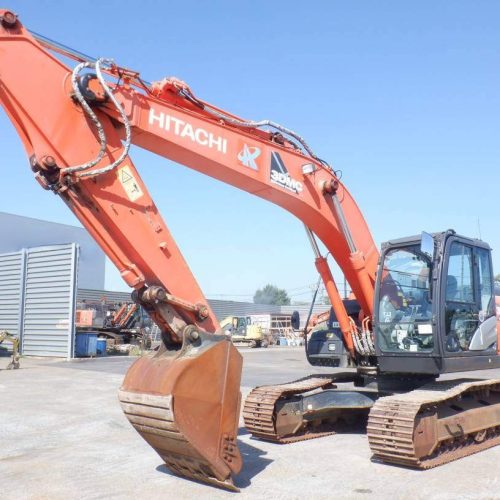 maquinaria pesada usada excavadora Hitachi ZX200X-5 SN X05452 (1)